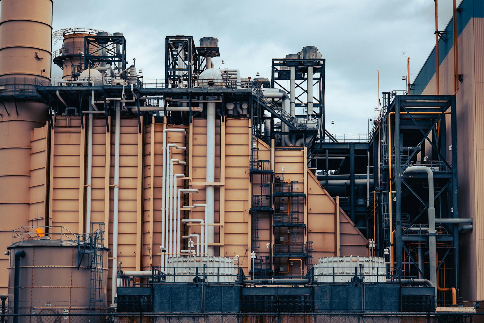Asbestos Exposure at Industrial Paint Manufacturing Facilities: Your Legal Rights as a Missouri or Illinois Worker